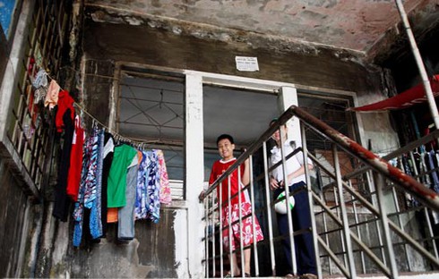 Cảnh sống lay lắt ở chung cư từng là bậc nhất Sài thành