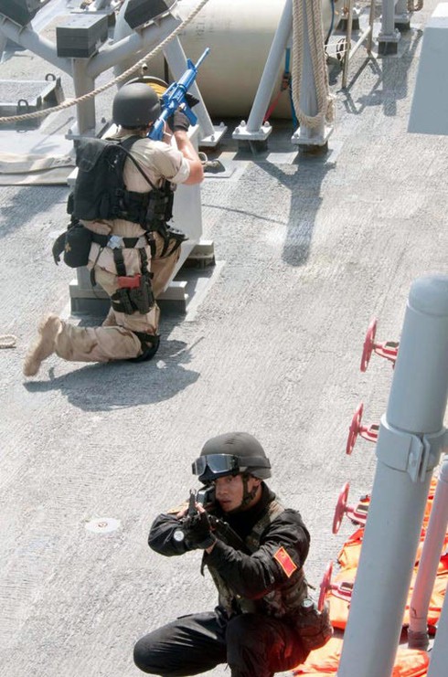 Xem đặc nhiệm Mỹ phối hợp chống cướp biển với Trung Quốc