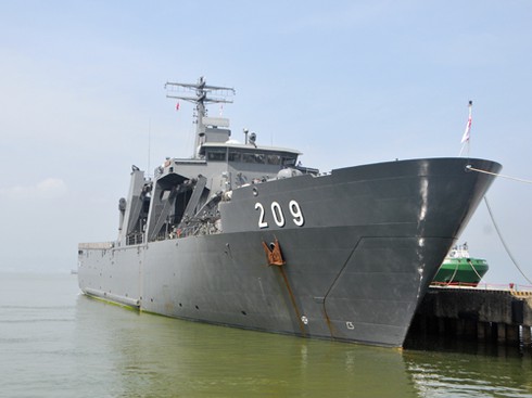 Tàu Hải quân Việt Nam và Singapore diễn tập trên biển Đà Nẵng