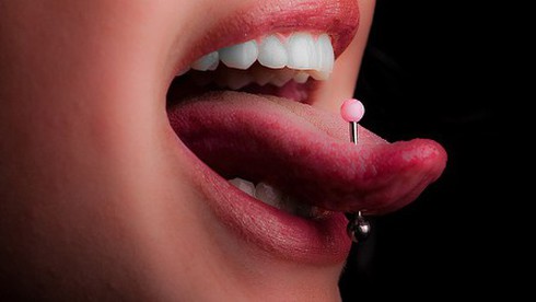 10 hành động khiến răng bạn dễ bị gãy - ảnh 2