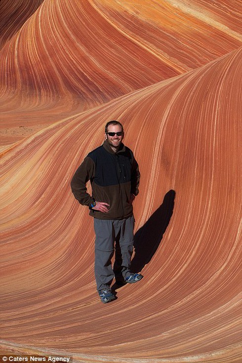 Kỳ vĩ núi đá vân sóng ẩn sâu trong sa mạc Arizona - ảnh 3