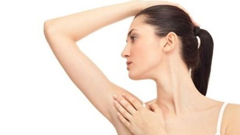 Mẹo trị hôi nách, hôi chân, hôi miệng thật dễ dàng - ảnh 1