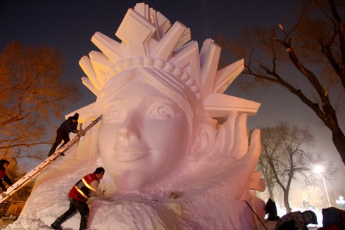 Rực rỡ lễ hội băng đăng quốc tế Cáp Nhĩ Tân - ảnh 3