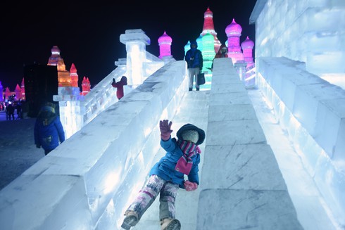 Rực rỡ lễ hội băng đăng quốc tế Cáp Nhĩ Tân - ảnh 5