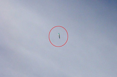 UFO kỳ lạ bất ngờ xuất hiện ở nước Anh - ảnh 1