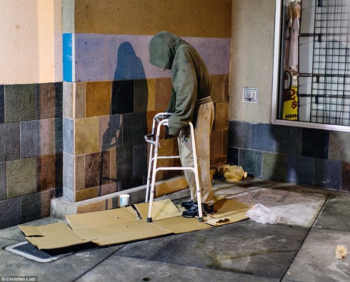 Những mảnh đời éo le đằng sau sự hào nhoáng của Las Vegas - ảnh 8