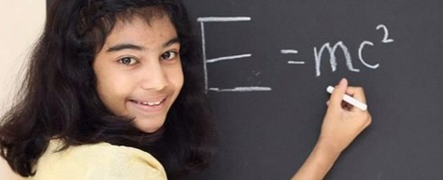Bé gái 12 tuổi sở hữu chỉ số IQ vượt cả thiên tài vật lý Albert Einstein - ảnh 1