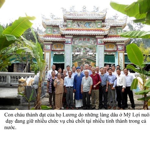Tôn vinh nàng dâu ở ngôi làng 400 tuổi - ảnh 1