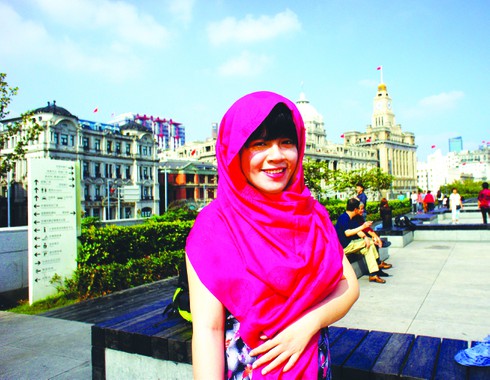 Cô gái Việt quảng bá lụa Hội An ra thế giới - ảnh 1