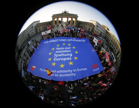 Biểu tình 'chống khắc khổ' bùng phát khắp châu Âu - ảnh 10