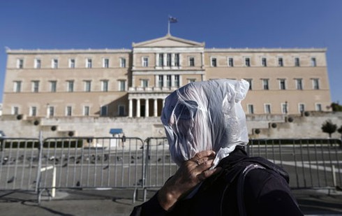 Biểu tình 'chống khắc khổ' bùng phát khắp châu Âu - ảnh 2