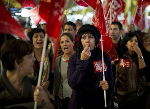 Biểu tình 'chống khắc khổ' bùng phát khắp châu Âu - ảnh 6