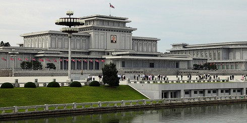 Đưa du thuyền của cố chủ tịch Kim Jong-Il vào khu lăng mộ - ảnh 1