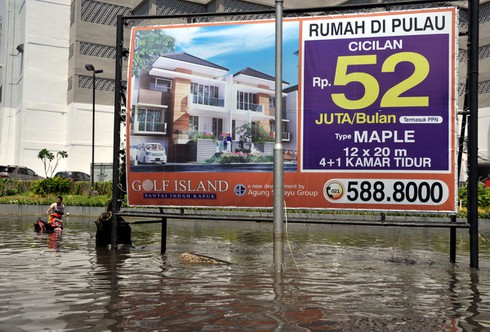 Indonesia: Thủ đô Jakarta tê liệt vì lũ lụt - ảnh 7