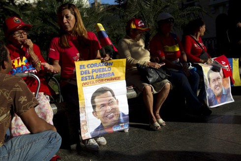 Tổng thống Chavez điều khiển đất nước từ trong bệnh viện - ảnh 1