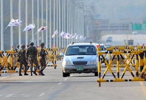 Hàn Quốc rút toàn bộ công nhân khỏi khu công nghiệp Kaesong - ảnh 1