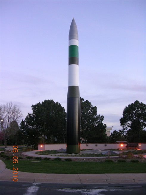 Mỹ lại hoãn thử tên lửa vì