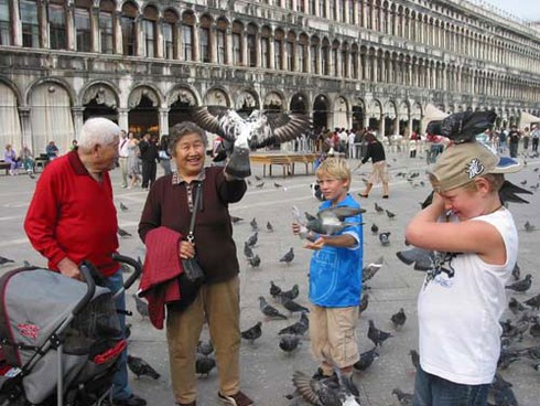 Du khách Trung Quốc vượt Mỹ về