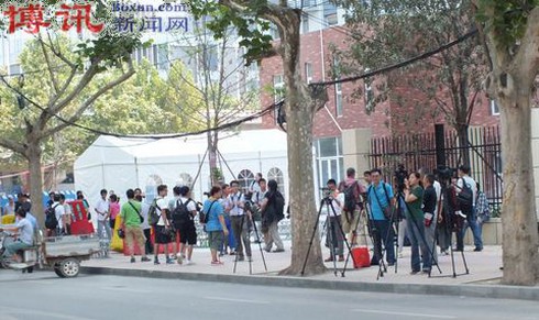 Những hình ảnh đầu tiên từ phiên xử Bạc Hy Lai - ảnh 5