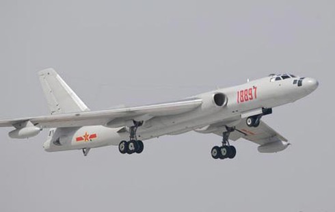Trung Quốc: Máy bay ném bom H-6 nguy hiểm hơn Liêu Ninh - ảnh 1