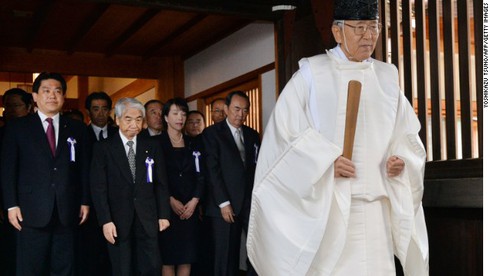 Đền Yasukuni: Cái cớ để Nhật khiêu khích láng giềng? - ảnh 1