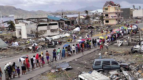 Chuyện của những người chuyên dọn xác chết sau bão Haiyan - ảnh 5