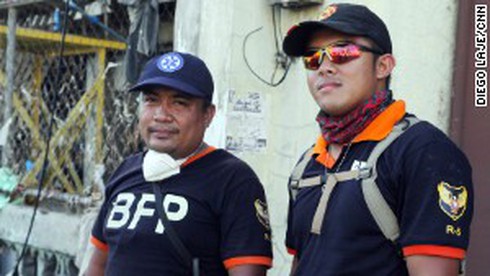 Chuyện của những người chuyên dọn xác chết sau bão Haiyan - ảnh 2