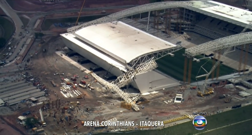 Brazil: Sập sân vận động chuẩn bị cho World Cup - ảnh 1