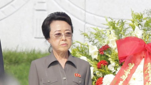 Kim Jong-un bắt cô ruột ly hôn trước ngày tử hình Jang Sung-taek - ảnh 1
