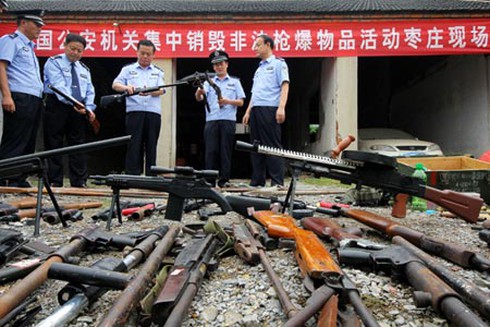 Trung Quốc càn quét vũ khí trái phép, thu 120.000 con dao - ảnh 1