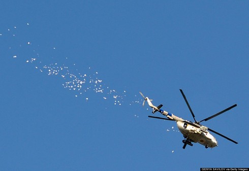 Hiện trường vụ đấu súng dữ dội tại miền đông Ukraine - ảnh 11