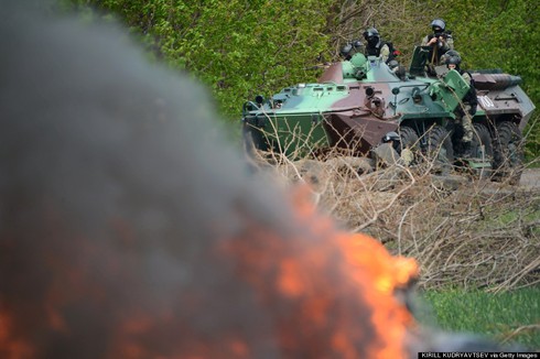 Hiện trường vụ đấu súng dữ dội tại miền đông Ukraine - ảnh 2