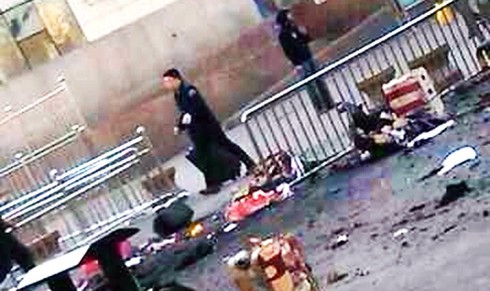 Hình ảnh: Tấn công khủng bố tại nhà ga Tân Cương, 3 người chết - ảnh 2