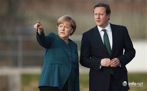 Tin thế giới 18h30: Đang