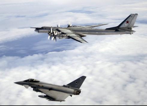 Tin thế giới 18h30: Ukraine căng thẳng, Nga tăng cường bảo vệ Crimea - ảnh 2