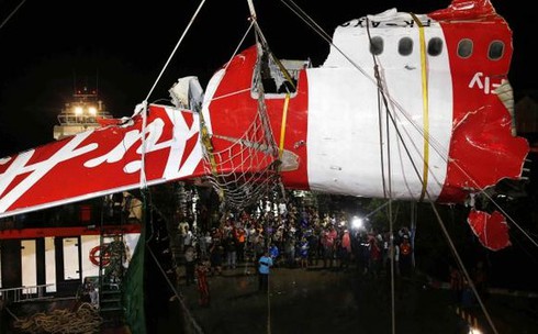 AirAsia QZ8501: Phi công phụ cầm lái máy bay khi xảy ra tai nạn - ảnh 1