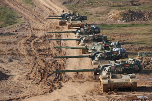 Trung Quốc vung tiền cho quốc phòng vì lo Mỹ