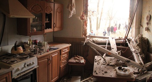 Miền đông Ukraine lặng tiếng súng, người dân rục rịch trở về nhà - ảnh 1