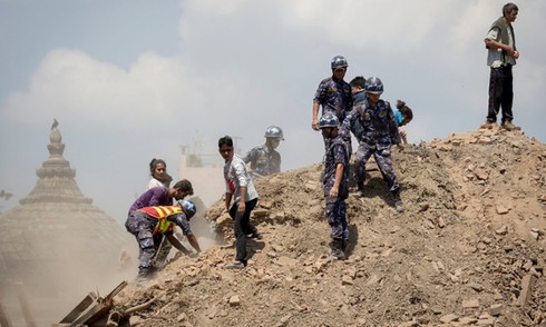 Thủ tướng Nepal: Số người chết sau vụ động đất có thể lên tới 10.000 người - ảnh 1