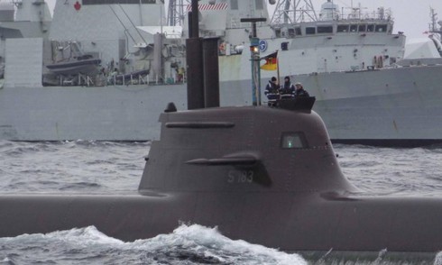 Nghi là gián điệp, NATO trục xuất nhân viên người Nga - ảnh 1