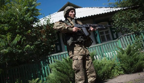 Ukraine tuyên bố bắt được quân nhân Nga chở vũ khí ở miền Đông - ảnh 1