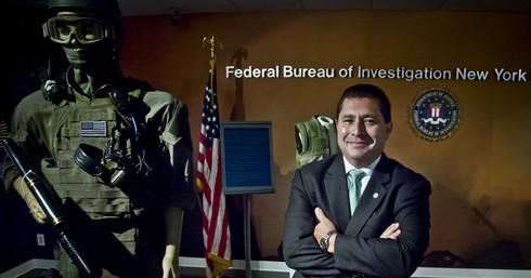 Người Tây Ban Nha đầu tiên trở thành lãnh đạo FBI - ảnh 1