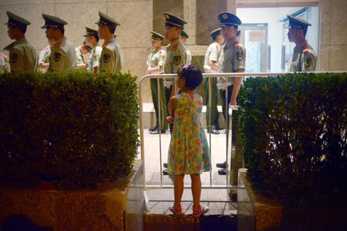 Trung Quốc: 850.000 dân quân bảo vệ an ninh trước lễ diễu binh - ảnh 1