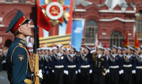 Bất chấp cuộc chiến ở Ukraine và Syria, Nga tiếp tục tăng ngân sách quốc phòng - ảnh 1