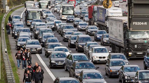 Trang bị bình cứu hỏa trên ô tô: Không nước châu Âu nào quy định? - ảnh 1