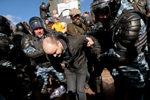 Nga: 600 người bị bắt giữ ở Moscow trong cuộc biểu tình do Navalny tổ chức - ảnh 1