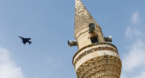 Máy bay ném bom Thổ Nhĩ Kỳ “vô tình” tấn công quân đội Mỹ ở Syria - ảnh 1