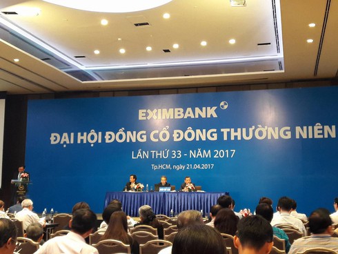 Muôn vẻ chuyện thù lao sếp lớn ngân hàng - ảnh 1