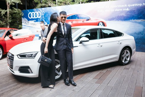 Công Vinh bảnh bao bên vợ trong buổi ra mắt mẫu xe mới - ảnh 2