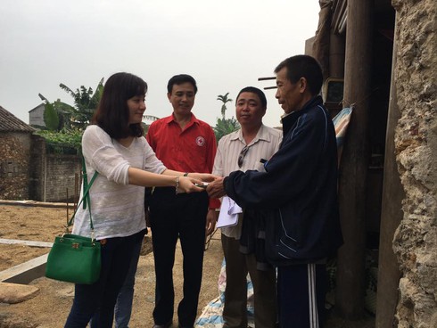 Shop TIN 5/4: Công an mệt mỏi, khó thở - Cầu cong